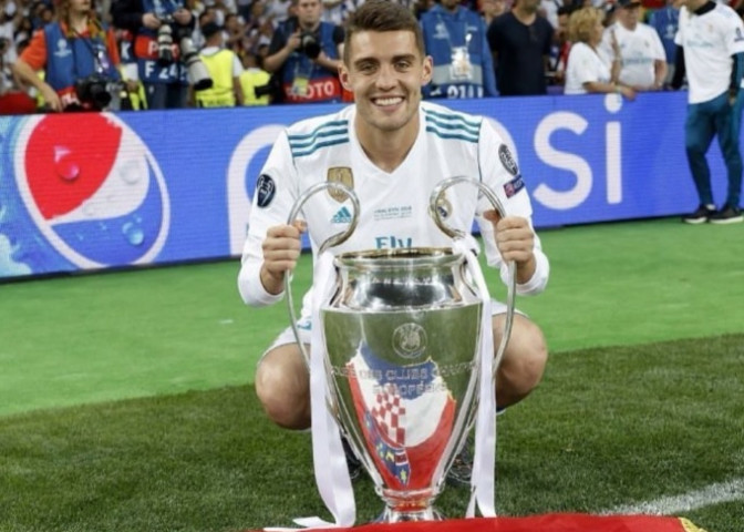 mateo-kovacic.thumb.jpg.97d7a4bd64455ddf77d18447102e8501.jpg